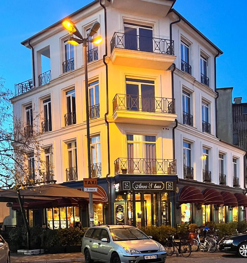 Amo'S Hotel Shkoder Exterior photo